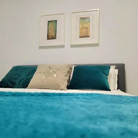 Barcelona Chic Apartments- Free Parking - 10 Min Bcn Center By Metro-2